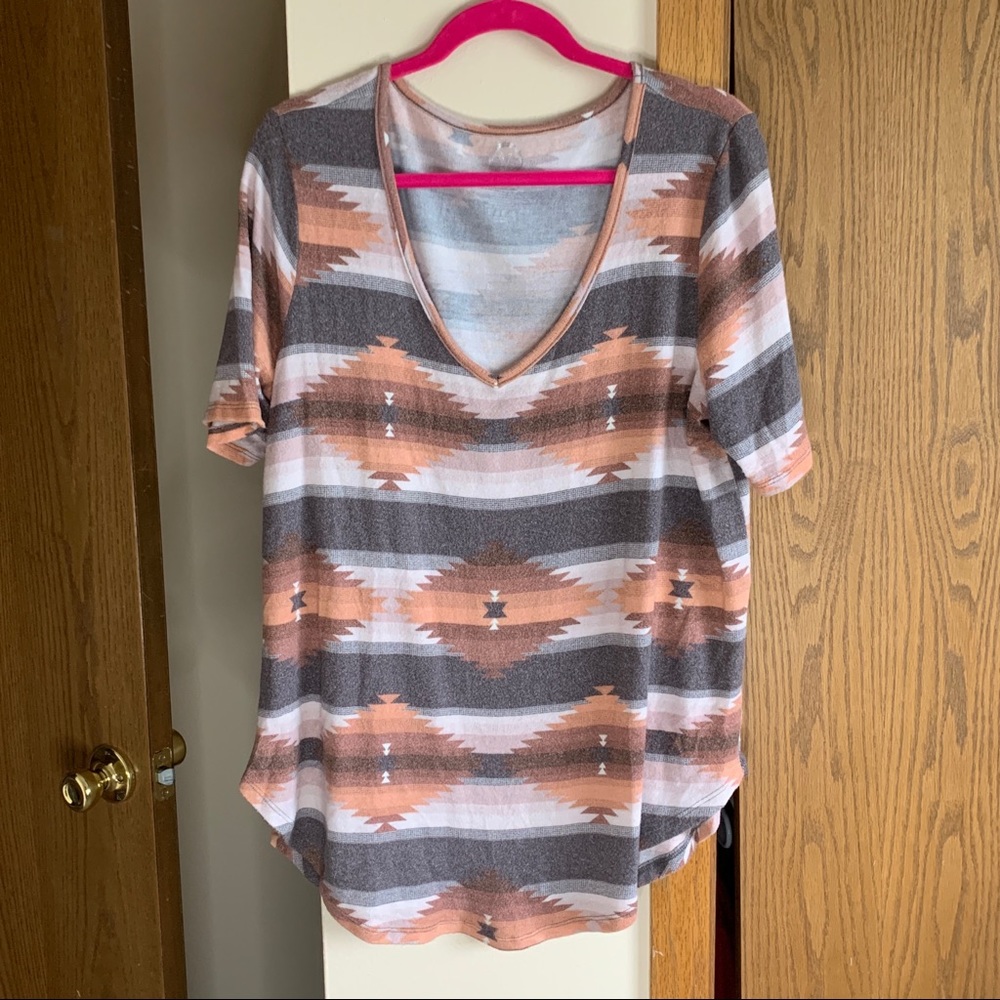 Like New softest southwestern short sleeve Tee